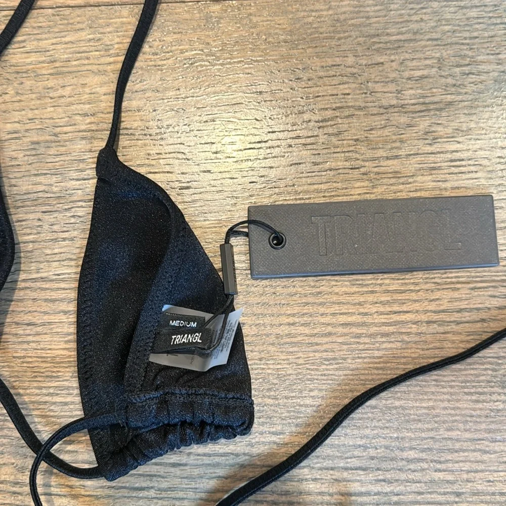 Triangl Black Bikini - Picture 3 of 3